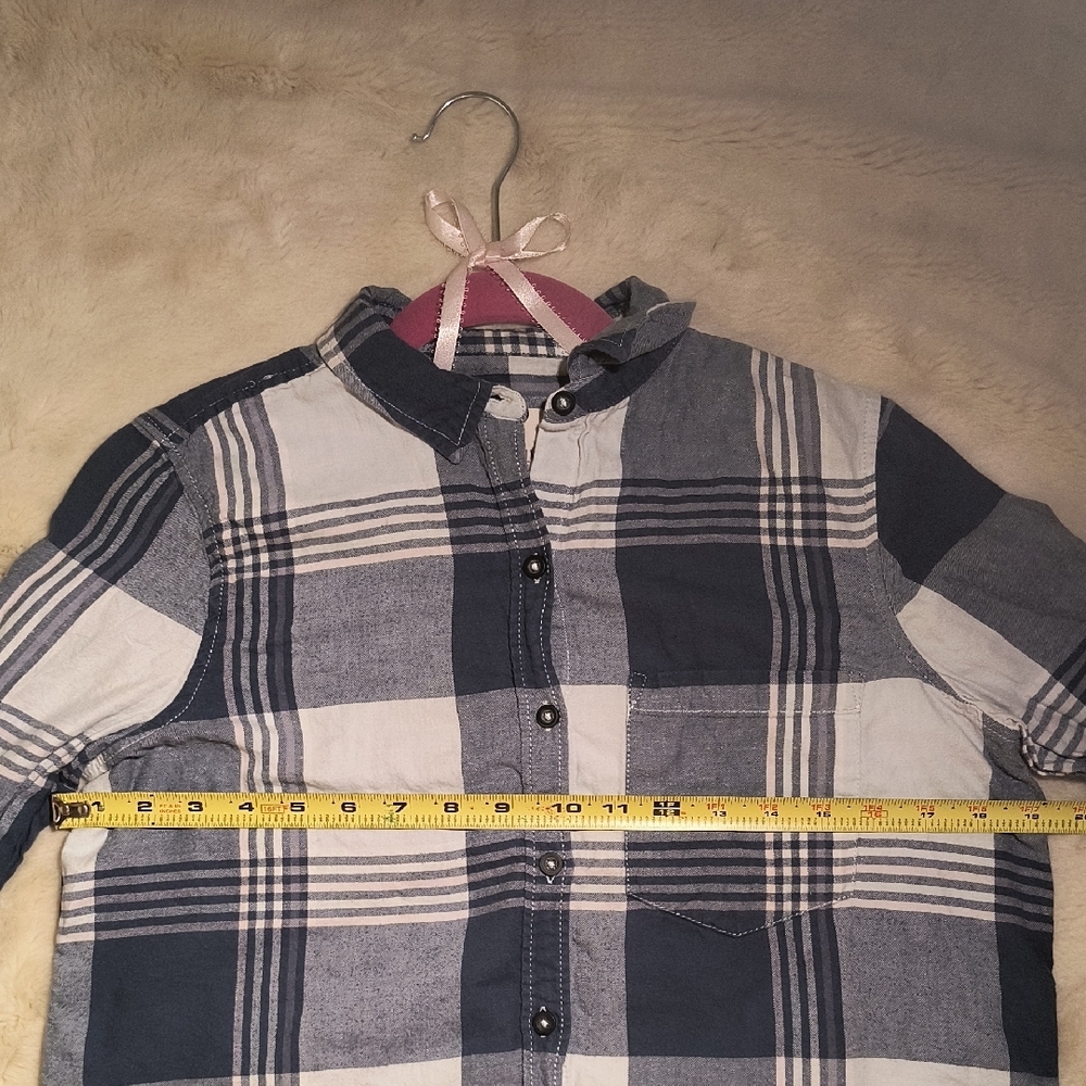 Fall Flannels 💕 - Picture 4 of 7